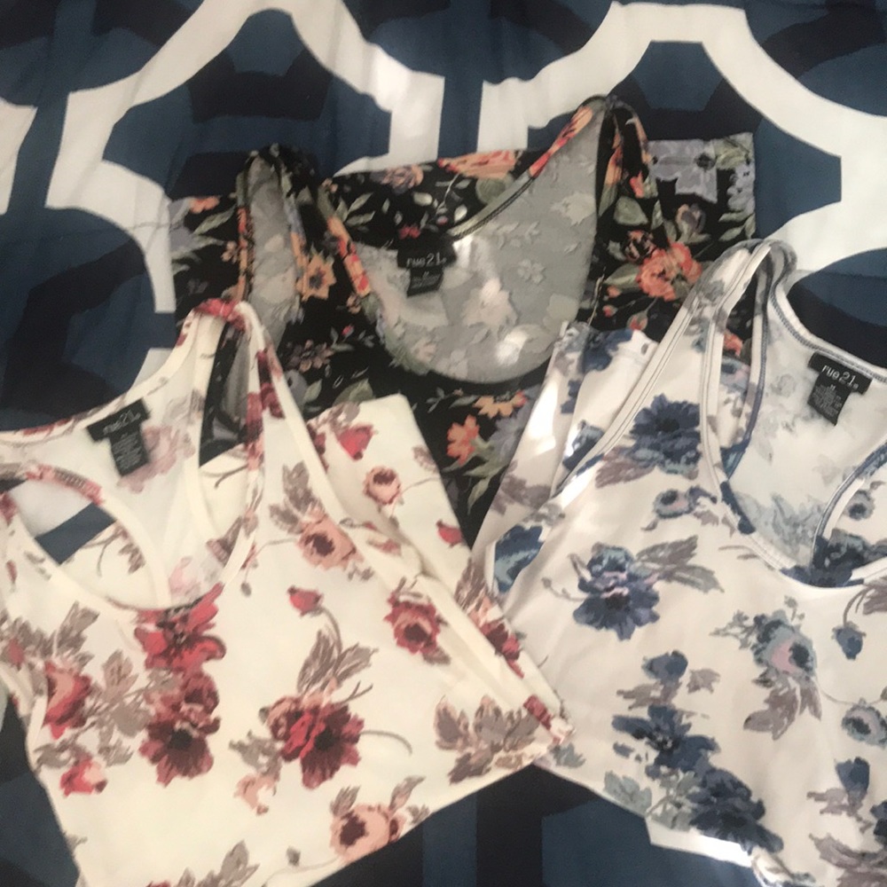 Rue 21 floral tank top